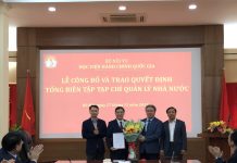 Trao Quyết định bổ nhiệm đồng chí Nguyễn Quang Vinh giữ chức Tổng Biên tập Tạp chí Quản lý nhà nước