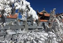 Nhiệt độ giảm sâu, băng tuyết phủ trắng Fansipan như trời Âu