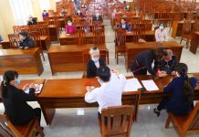 Các tỉnh, thành phố chi trả tiền hỗ trợ người dân gặp khó khăn do đại dịch Covid-19