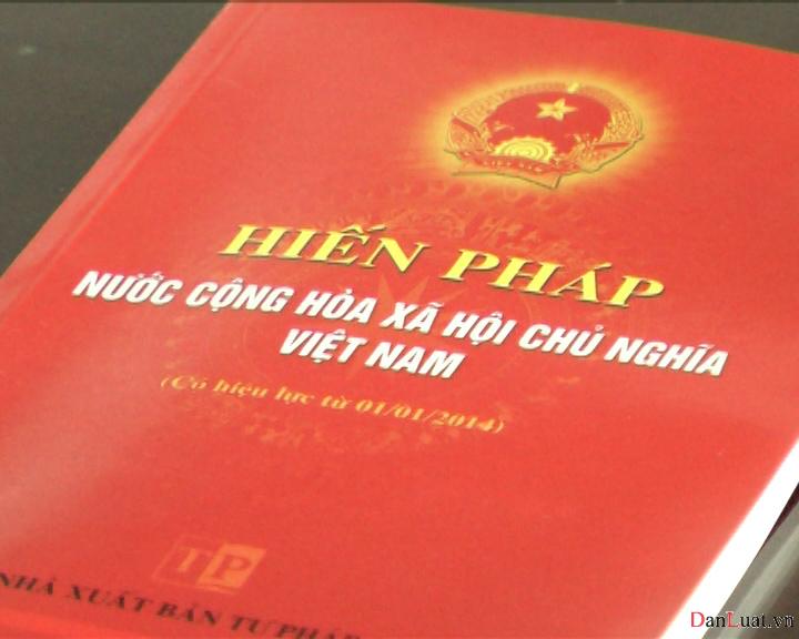 Bảo vệ hiến pháp bằng pháp luật tại Việt Nam