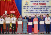 Tạo động lực làm việc cho công chức cấp xã tại thị xã Hòa Thành, tỉnh Tây Ninh