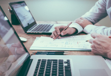 Năng lực cạnh tranh quốc gia và kinh nghiệm cải cách thủ tục hành chính đối với doanh nghiệp của một số nước