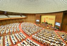 Quốc hội biểu quyết thông qua Luật Thi đua, khen thưởng (sửa đổi)