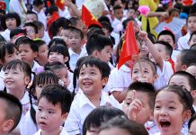 Con người – nhân tố trung tâm, quyết định đến sự phát triển ổn định, bền vững của đất nước