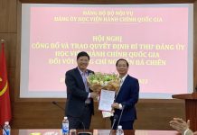 Trao quyết định chỉ định Bí thư Đảng ủy Học viện Hành chính Quốc gia