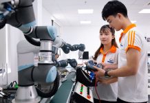 Phát triển nguồn nhân lực chất lượng cao của Việt Nam trong điều kiện cách mạng công nghiệp 4.0 hiện nay