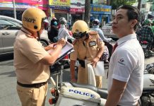 Công tác xử lý vi phạm hành chính liên quan đến giấy phép lái xe của lực lượng cảnh sát giao thông công an TP. Hồ Chí Minh