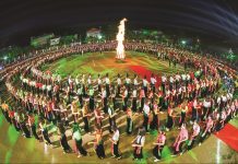 Nâng cao hiệu quả thực hiện chính sách bảo tồn và phát huy giá trị văn hóa truyền thống của các dân tộc ít người ở nước ta hiện nay