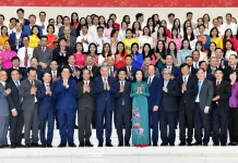 Đổi mới mạnh mẽ giáo dục, tập trung xây dựng con người xã hội chủ nghĩa