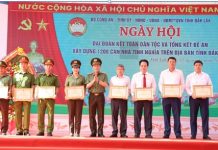 Bộ trưởng Bộ Công an dự Ngày hội Đại đoàn kết toàn dân tộc tại xã Ea Ktur (huyện Cư Kuin, tỉnh Đắk Lắk)