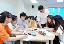 Nghiên cứu ảnh hưởng mối quan hệ sinh viên – giảng viên đối với gắn kết thương hiệu, sự hài lòng và lòng trung thành của sinh viên