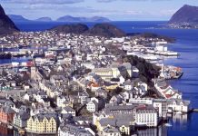 Thực hiện dân chủ ở các nước Bắc Âu và kinh nghiệm cho Việt Nam