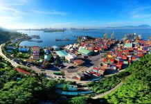 Nghiên cứu cơ hội và thách thức trong phát triển khu thương mại tự do ở Việt Nam