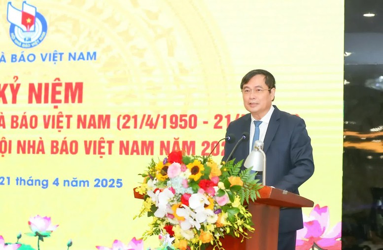 Kỷ niệm 75 năm Ngày thành lập Hội Nhà báo Việt Nam - Ảnh 2. Kỷ niệm 75 năm Ngày thành lập Hội Nhà báo Việt Nam - Ảnh 2.
