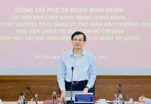 PGS.TS. Đoàn Minh Huấn, Ủy viên Ban Chấp hành Trung ương Đảng, Phó Giám đốc Thường trực Học viện Chính trị quốc gia Hồ Chí Minh làm việc với Học viện Hành chính và Quản trị công