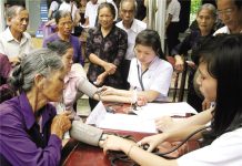 Thực hiện chính sách an sinh xã hội cho người cao tuổi ở Việt Nam hiện nay