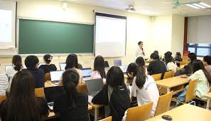 Tạo động lực cho đội ngũ giảng viên đại học ở Việt Nam