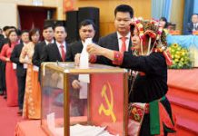 Bồi dưỡng đạo đức cách mạng và đề cao trách nhiệm nêu gương của cán bộ, đảng viên nhằm bảo vệ nền tảng tư tưởng của Đảng theo Văn kiện Đại hội XIV