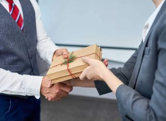 Hứa thưởng trong hợp đồng dịch vụ pháp lý: cơ sở pháp lý và giới hạn đạo đức nghề nghiệp luật sư