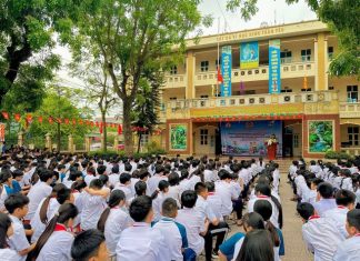 Đô thị hóa và áp lực đối với mạng lưới trường tiểu học công lập ở thành phố Hà Nội trong bối cảnh vận hành chính quyền địa phương hai cấp