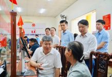 Phát huy ý thức phục vụ nhân dân của cán bộ cấp xã trong chính quyền địa phương hai cấp ở Việt Nam hiện nay