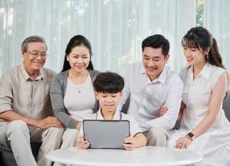Giáo dục gia đình trong kỷ nguyên số – thách thức và triển vọng